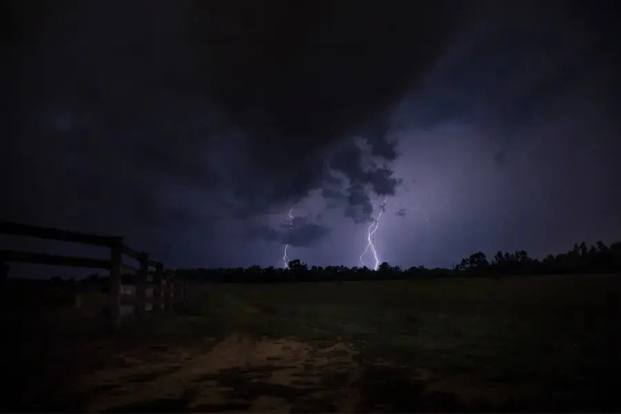 Protecting-Your-Horses-and-Barns-from-Lightning-Strikes Paddock Blade USA